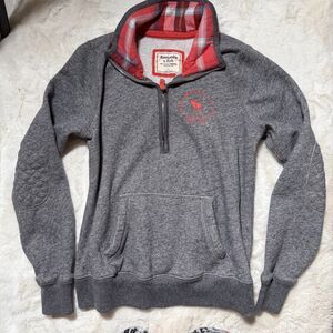 Abercrombie & Fitch quarter-zip sweatshirt